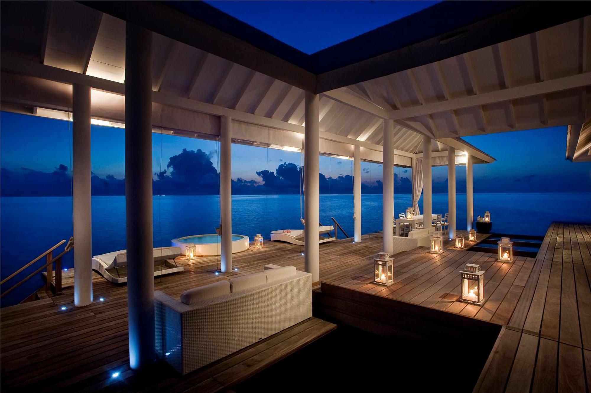 منتجع Diamonds Maldives & Athuruga Island