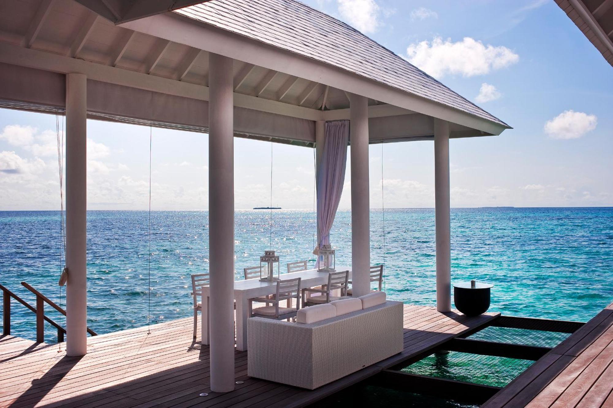 Diamonds Maldives & 5* Athuruga Island