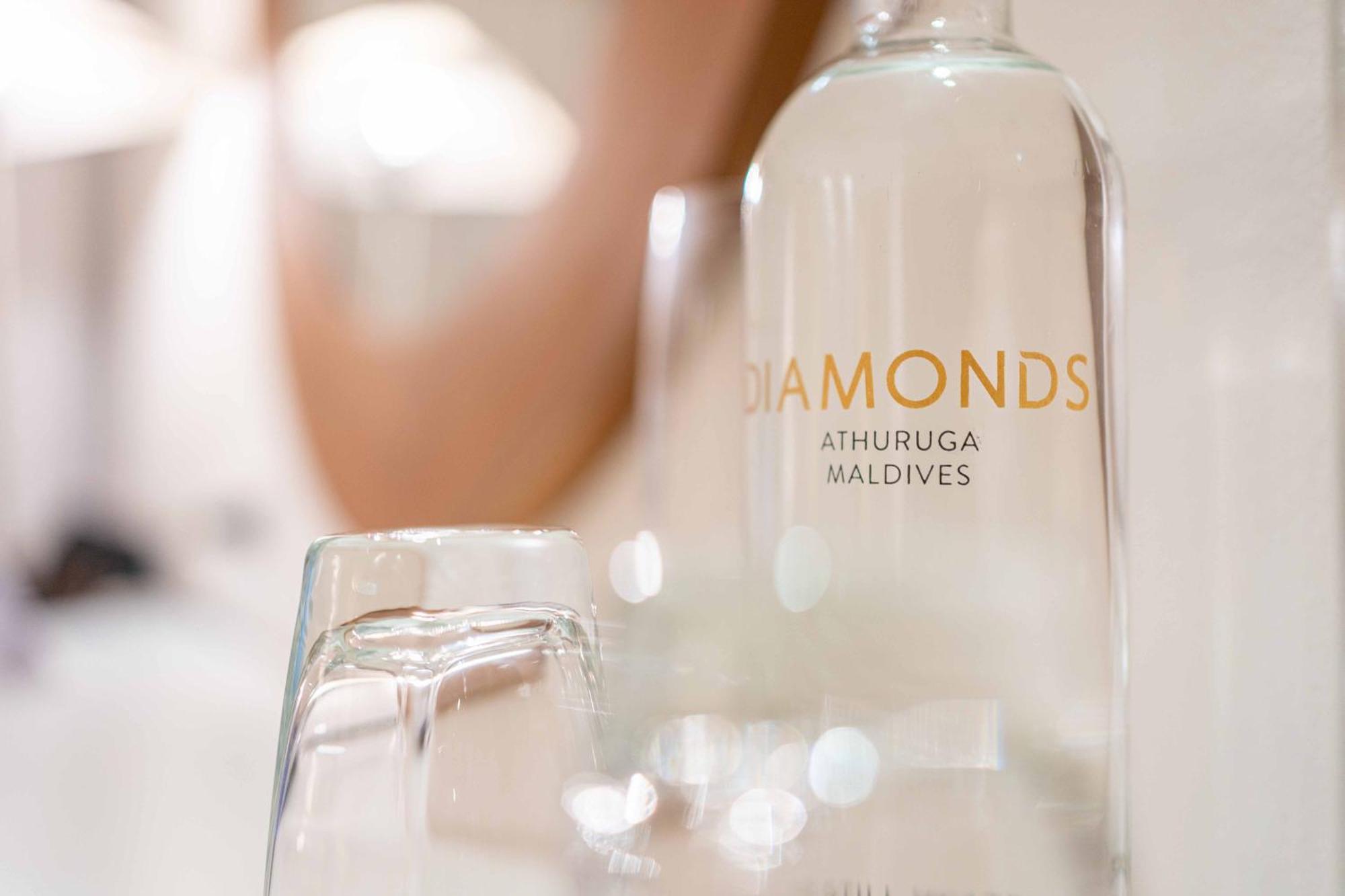 Diamonds Maldives & منتجع Athuruga Island