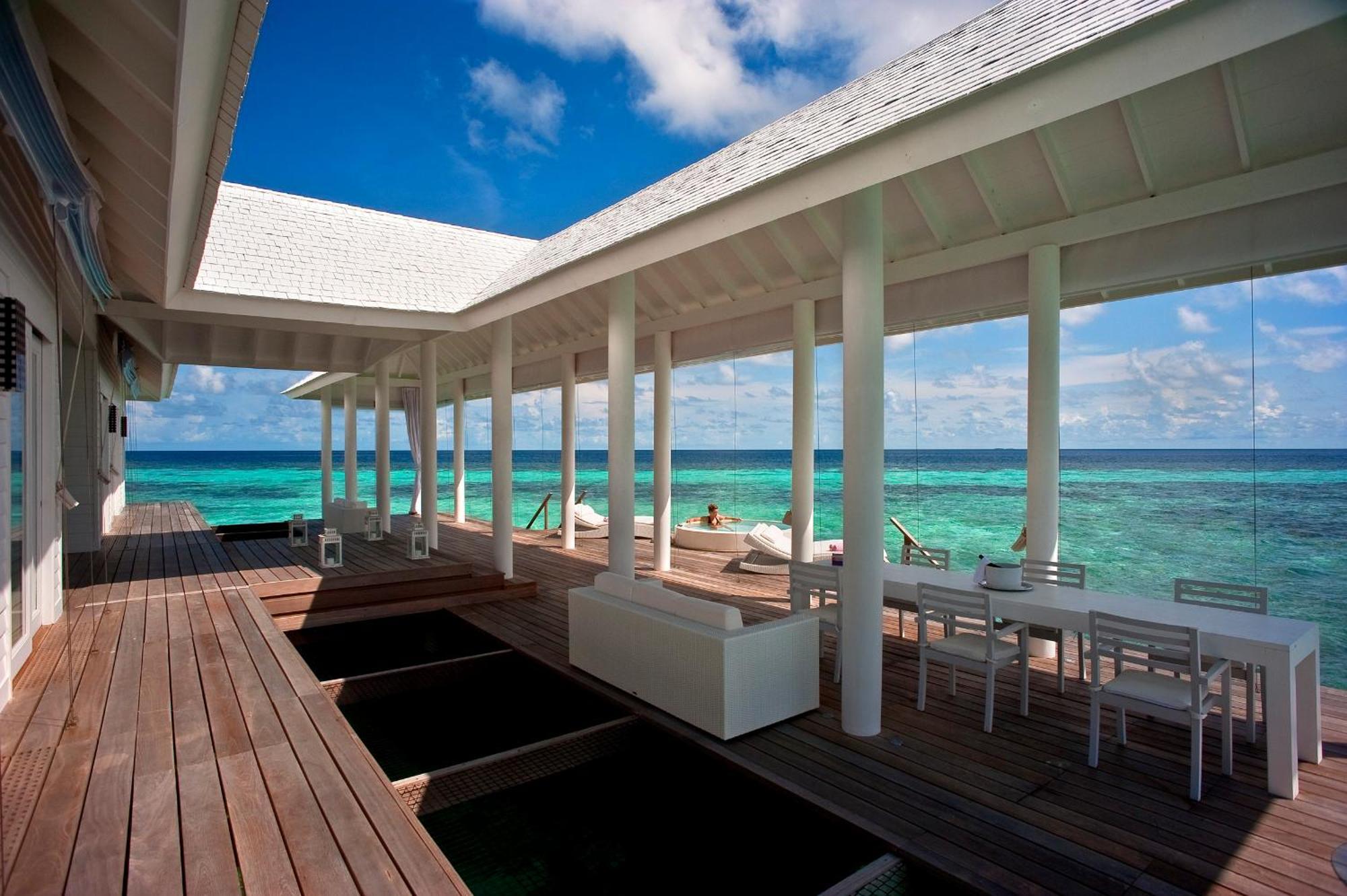Diamonds Maldives & Resort 5*